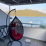 Vakantiehuis Four Bedroom With Sea View *