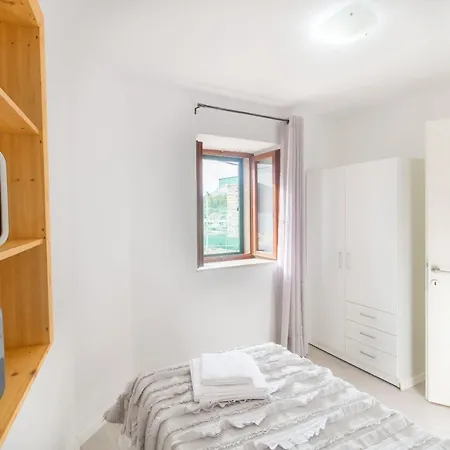 Four Bedroom With Sea View *