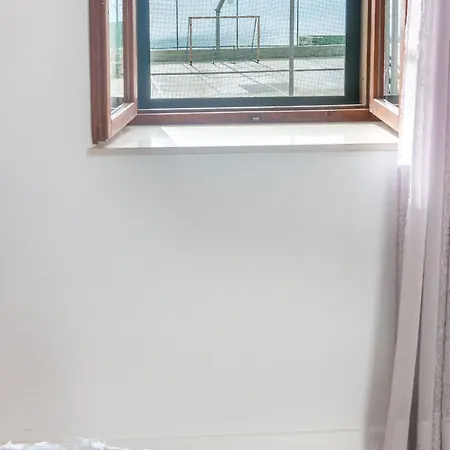 Hébergement de vacances Four Bedroom With Sea View