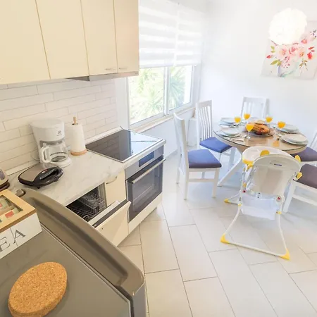 Hébergement de vacances Four Bedroom With Sea View Ston