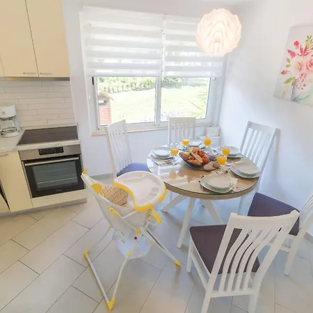 Four Bedroom With Sea View Hébergement de vacances Ston