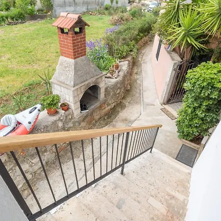 Hébergement de vacances Four Bedroom With Sea View Ston