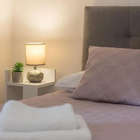 Hébergement de vacances Four Bedroom With Sea View Ston