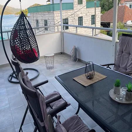 Four Bedroom With Sea View *